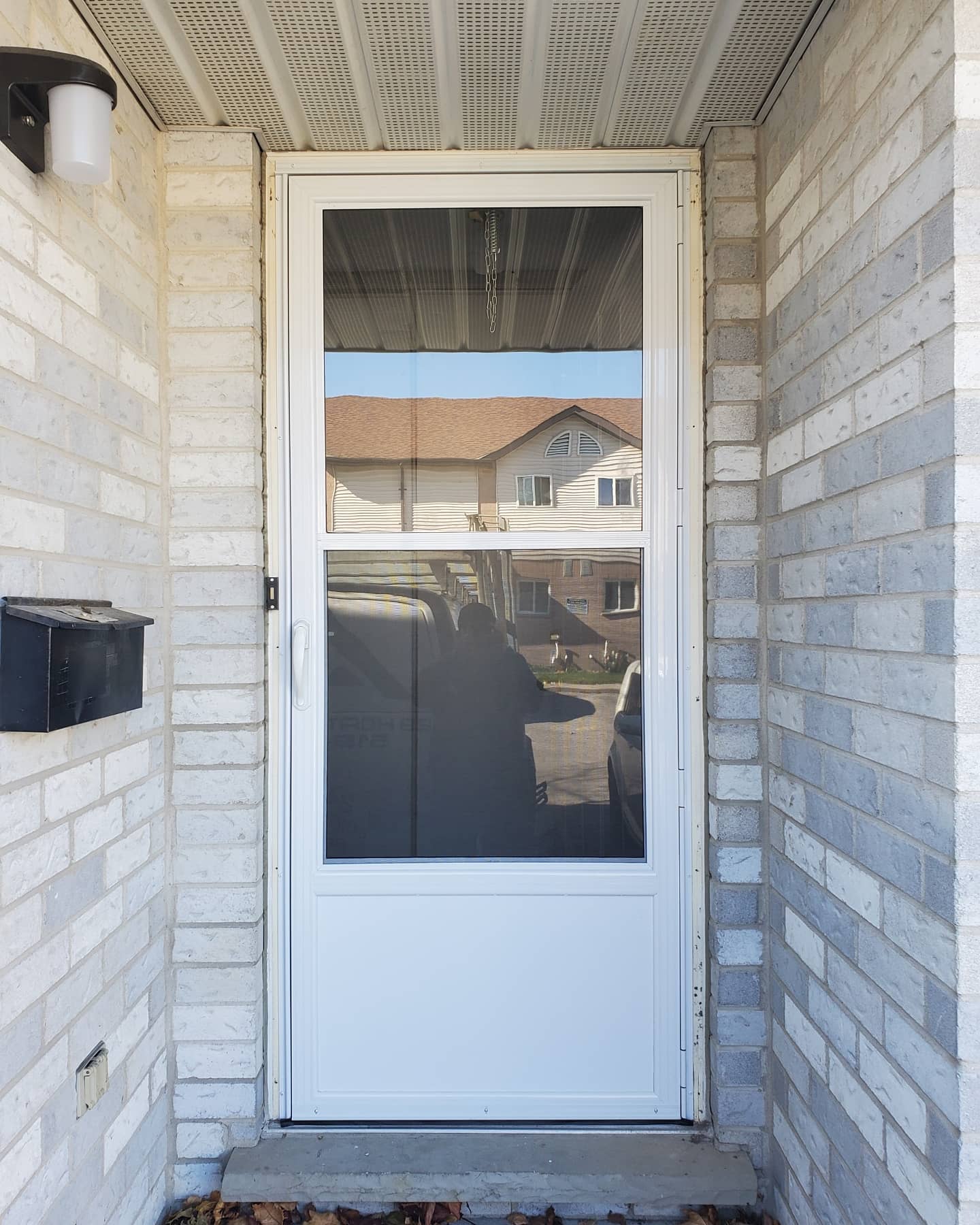 Screens Screen Repair Provincial Glass Mirror Ltd   Residential Screen Door Installation 